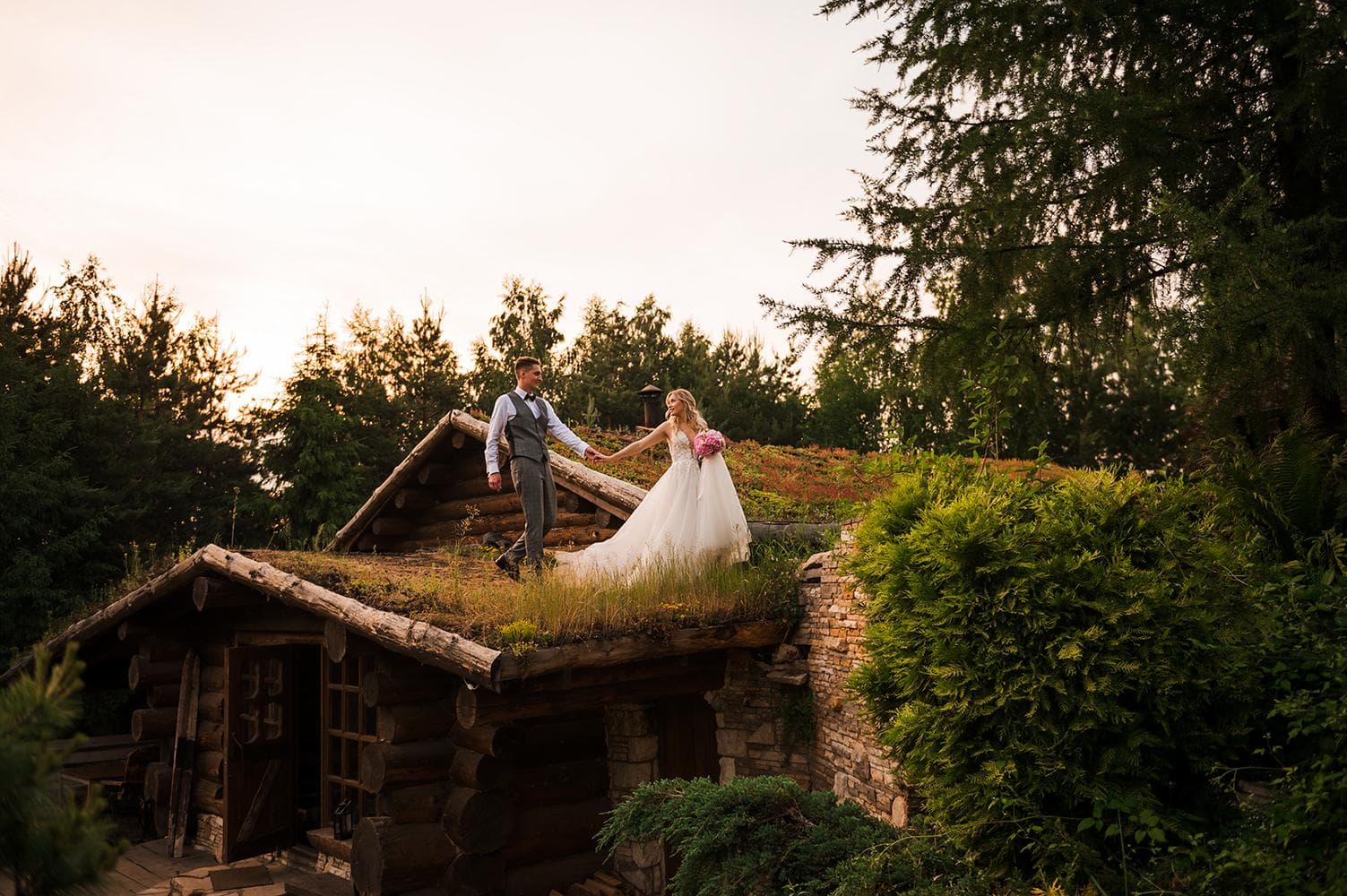 Молодожены на крыше