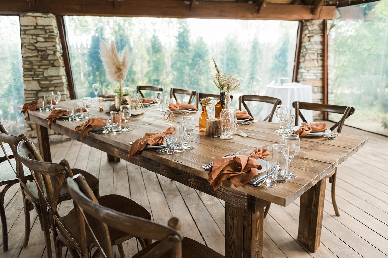 Деревянные столы