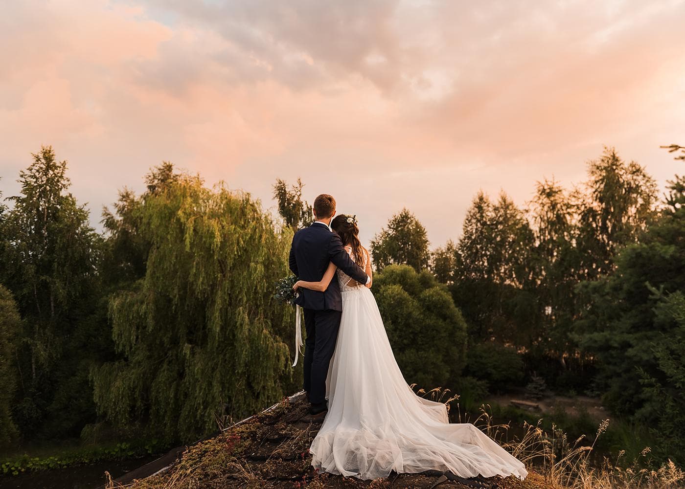 Отпраздновать свадьбу